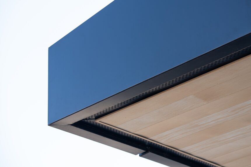 vue-proche-epicerie-panneaux-aluminum-gris