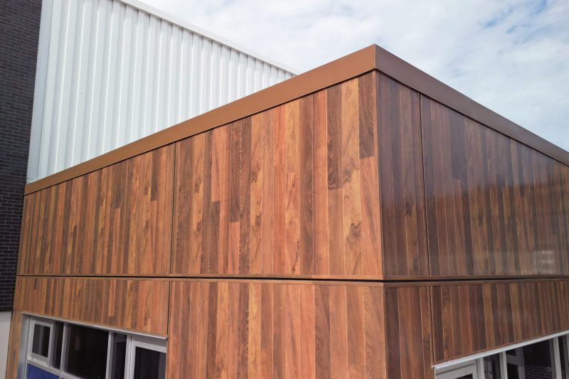 vue-cote-ecole-planches-aluminium-imprimees